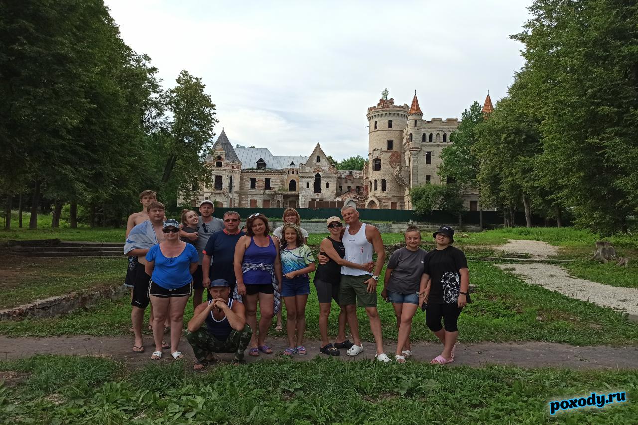Экскурсия для участников сплава на байдарке по замку Храповицкого